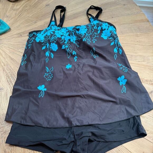 Tankini with shorts blue floral size large - Picture 1 of 7